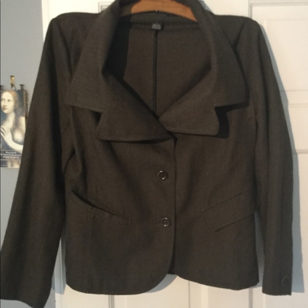 Cropped Linen Jacket  💰⬇️